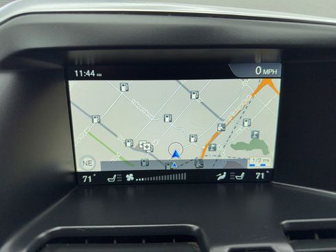 Used 2017 Volvo XC60 T6 Dynamic w/ Preferred Option Package image 27