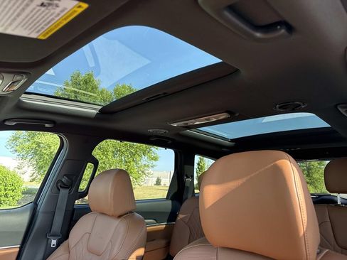 Used 2025 Kia Telluride SX X-Line AWD/4WD image 4