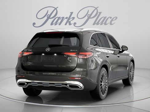 Used 2026 Mercedes-Benz GLC 300 4MATIC image 23