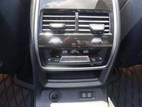 Used 2025 BMW X7 M60i w/ Executive Package AWD/4WD image 37