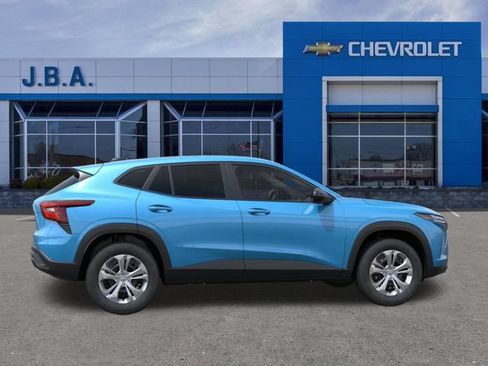 New 2026 Chevrolet Trax LS w/ Driver Confidence Package FWD image 5