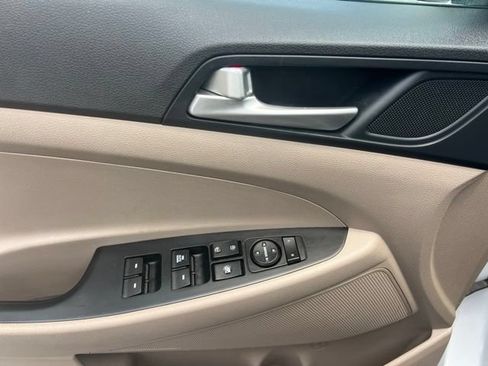 Used 2019 Hyundai Tucson SE w/ Cargo Package FWD image 6