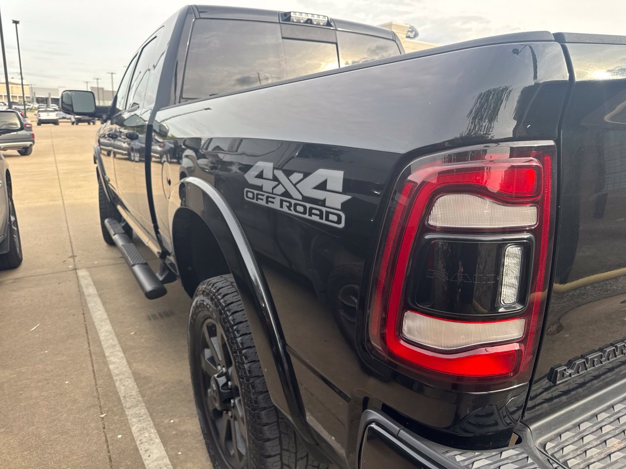 Used 2019 RAM 2500 Laramie w/ Night Edition AWD/4WD image 7