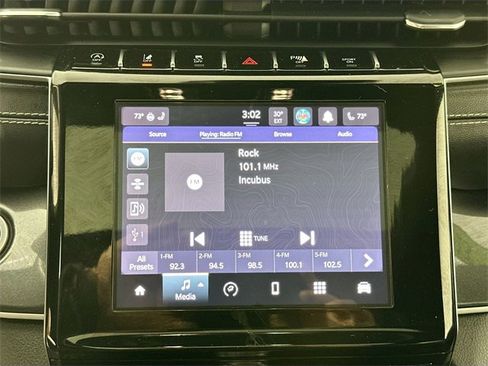 Used 2023 Jeep Grand Cherokee L Laredo image 12