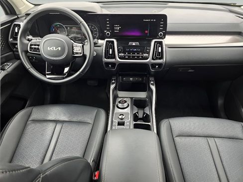 Used 2024 Kia Sorento EX image 16
