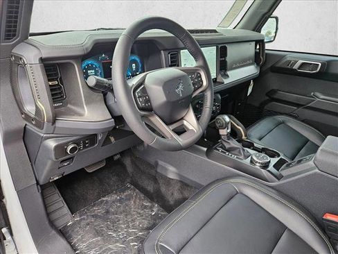 New 2025 Ford Bronco Badlands w/ Sasquatch Package image 3