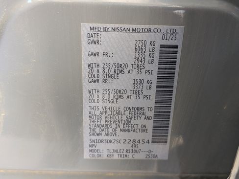 Used 2025 Nissan Pathfinder Platinum image 40