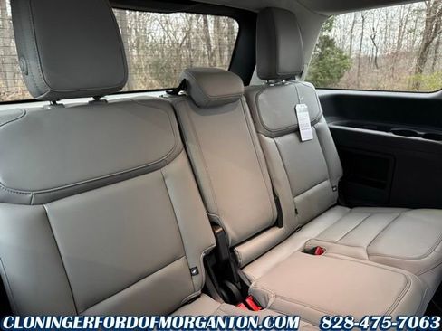 New 2025 Ford Expedition Active image 17