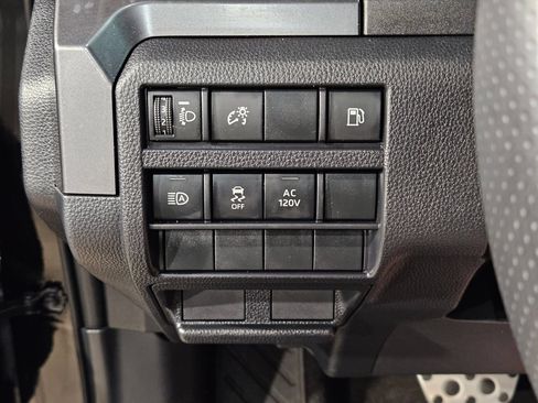 Certified 2025 Toyota 4Runner 4WD image 25