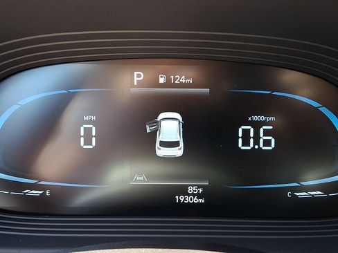 Used 2023 Hyundai Venue SEL FWD image 21