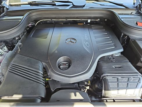 New 2026 Mercedes-Benz GLS 450 4MATIC image 32