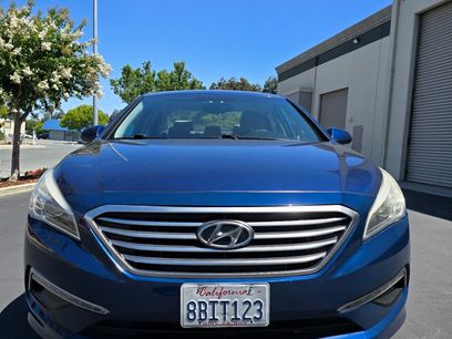 Used 2015 Hyundai Sonata SE w/ Option Group 09