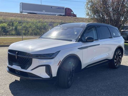 New 2026 Lincoln Nautilus Reserve image 7