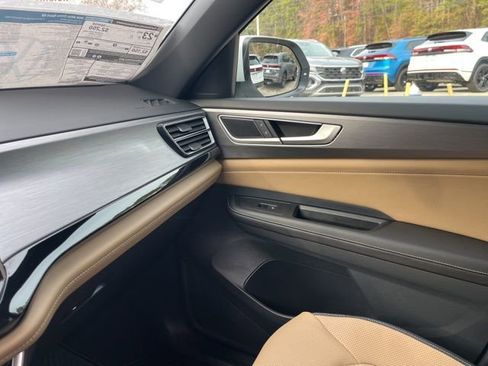 New 2026 Volkswagen Atlas Cross Sport SE image 21