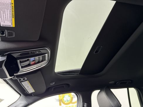 New 2025 Jeep Grand Cherokee Altitude image 24