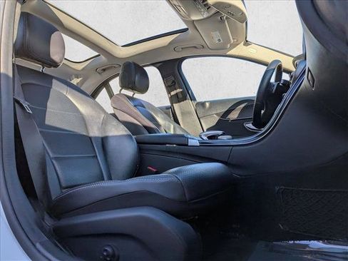 Used 2016 Mercedes-Benz C 300 Sport image 23