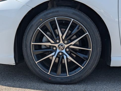 Used 2022 Toyota Camry SE w/ Audio Upgrade Package FWD image 15