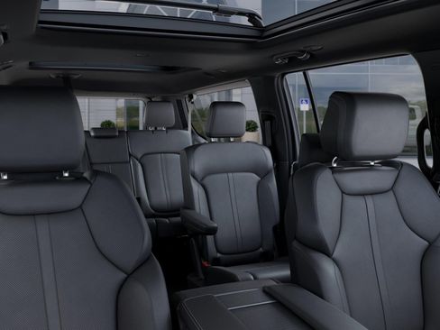 New 2025 Jeep Wagoneer L Series III w/ Premium Group I image 26