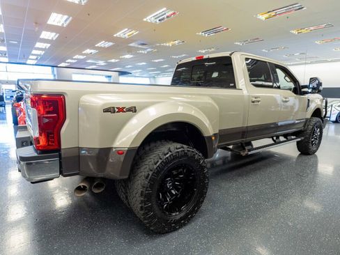 Used 2017 Ford F350 Lariat w/ Lariat Value Package image 6