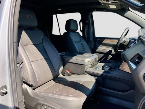 Used 2024 Chevrolet Tahoe High Country AWD/4WD image 31