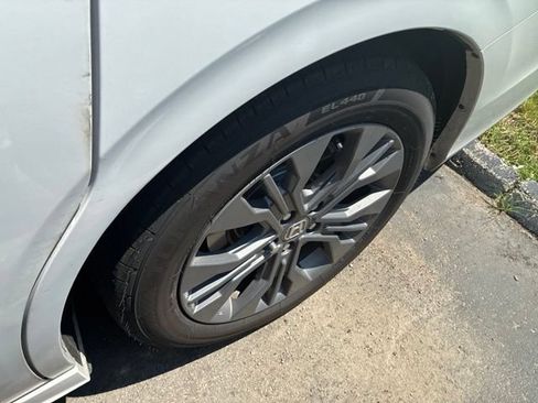 Used 2026 Honda Odyssey Touring image 11