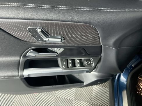 Used 2023 Mercedes-Benz GLB 250 image 10