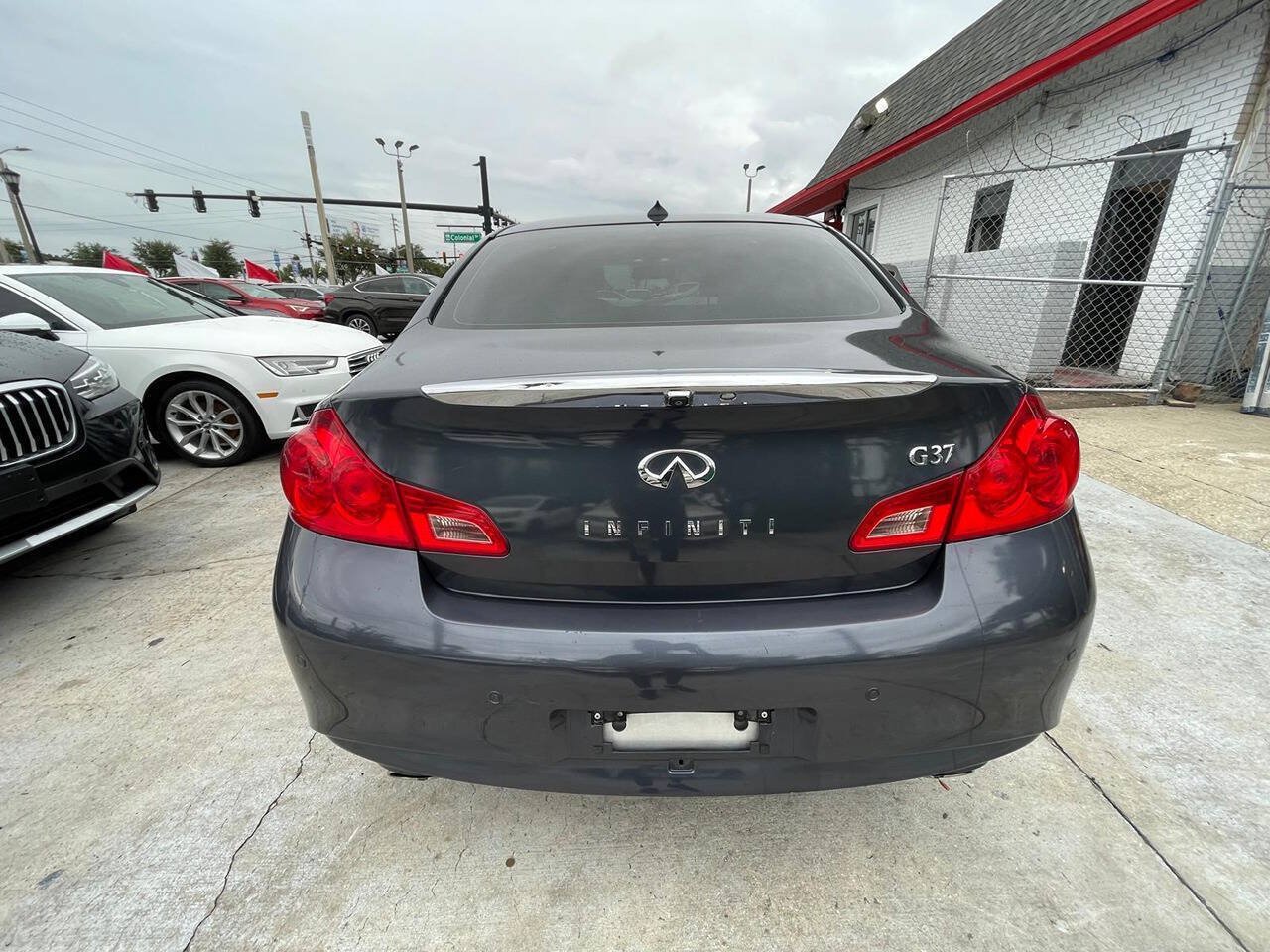 Used 2011 INFINITI G37 Journey w/ Premium Pkg RWD image 4