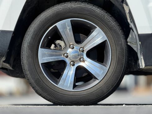 Used 2016 Jeep Patriot High Altitude image 27