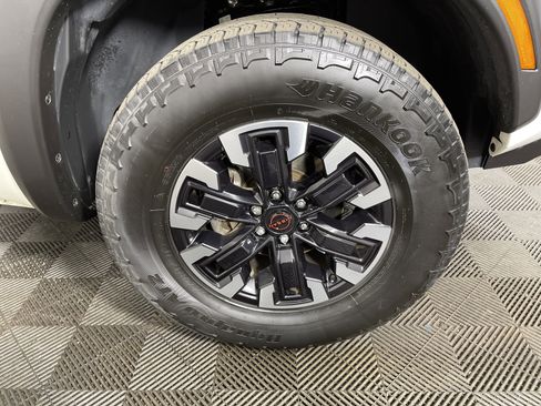 Used 2024 Nissan Frontier PRO-4X w/ Pro Convenience Package image 10