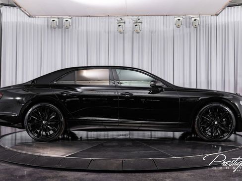 Used 2023 Bentley Flying Spur W12 image 18