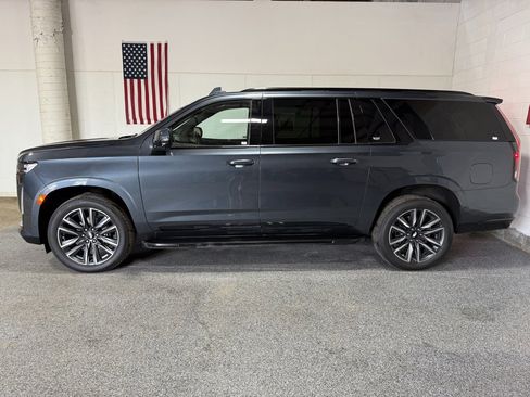 Used 2021 Cadillac Escalade ESV Sport image 4