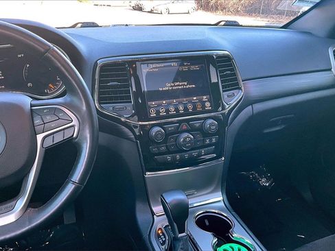 Used 2021 Jeep Grand Cherokee Laredo X image 10