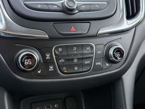 Used 2020 Chevrolet Equinox LT w/ Driver Convenience Package FWD image 26