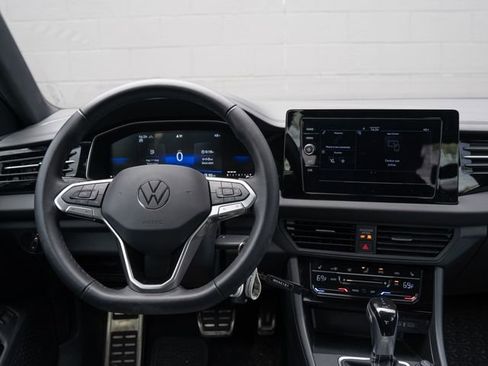 Used 2025 Volkswagen Jetta Sport FWD image 22