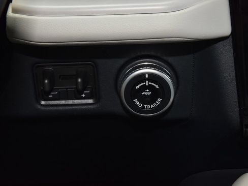 New 2026 Lincoln Navigator L Reserve w/ Jet Appearance Package AWD/4WD image 33