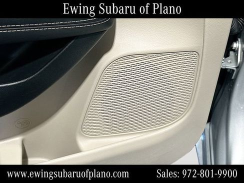 Used 2024 Chrysler Pacifica Limited FWD image 19