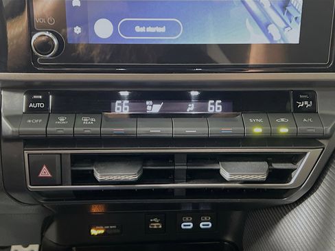 Used 2025 Toyota Camry SE image 24