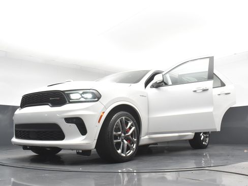 Used 2022 Dodge Durango R/T w/ Tow 'N Go Package image 32