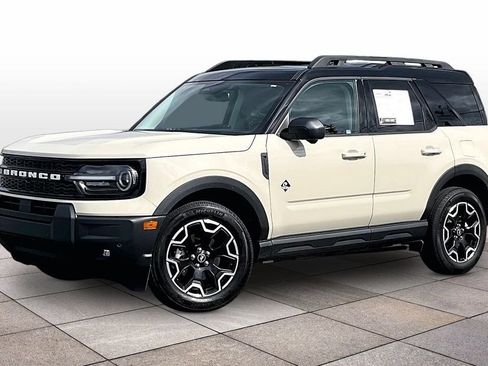 Certified 2025 Ford Bronco Sport Outer Banks w/ Outer Banks Tech Package+ AWD/4WD image 12