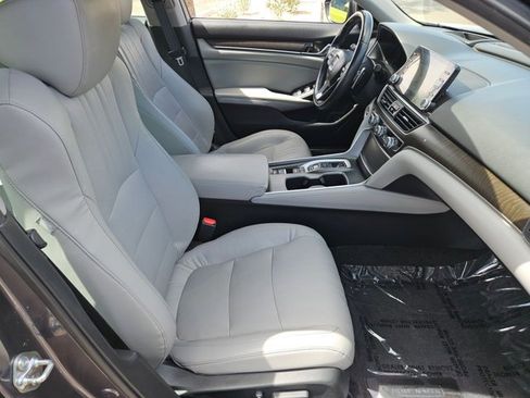 Used 2018 Honda Accord Touring image 26