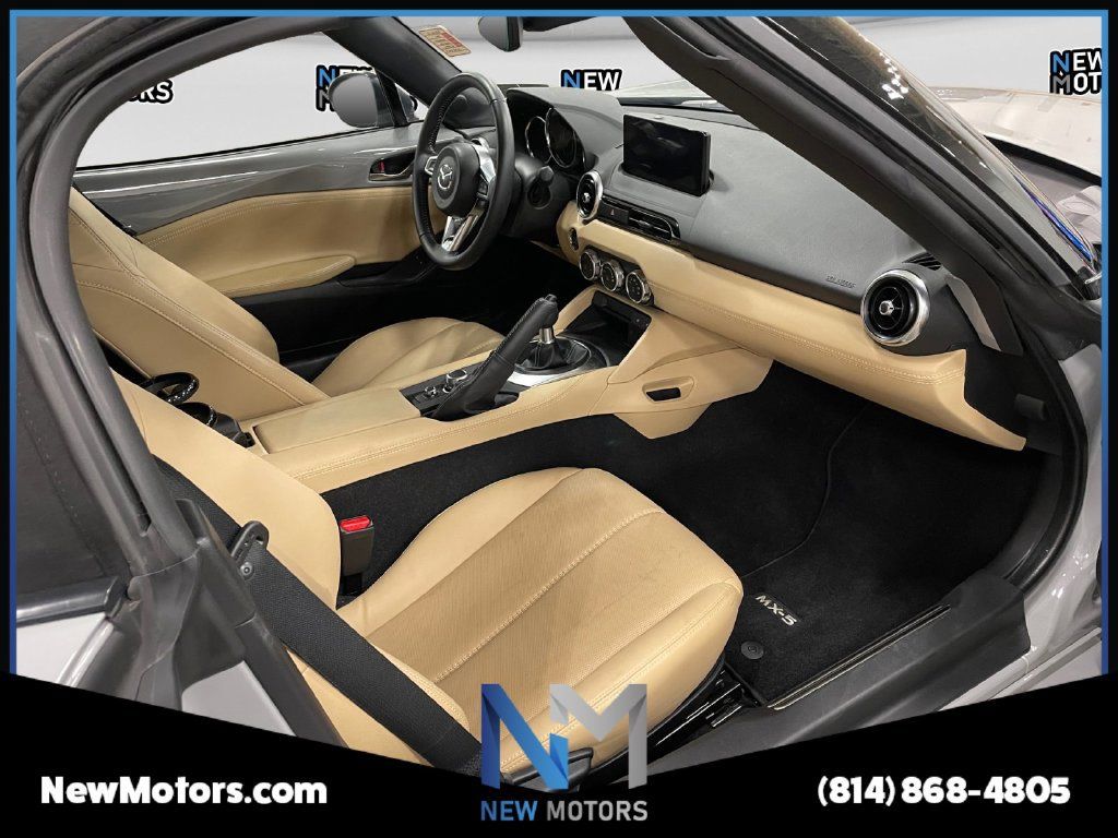 Used 2024 MAZDA MX-5 Miata Grand Touring w/ Appearance Package RWD image 11
