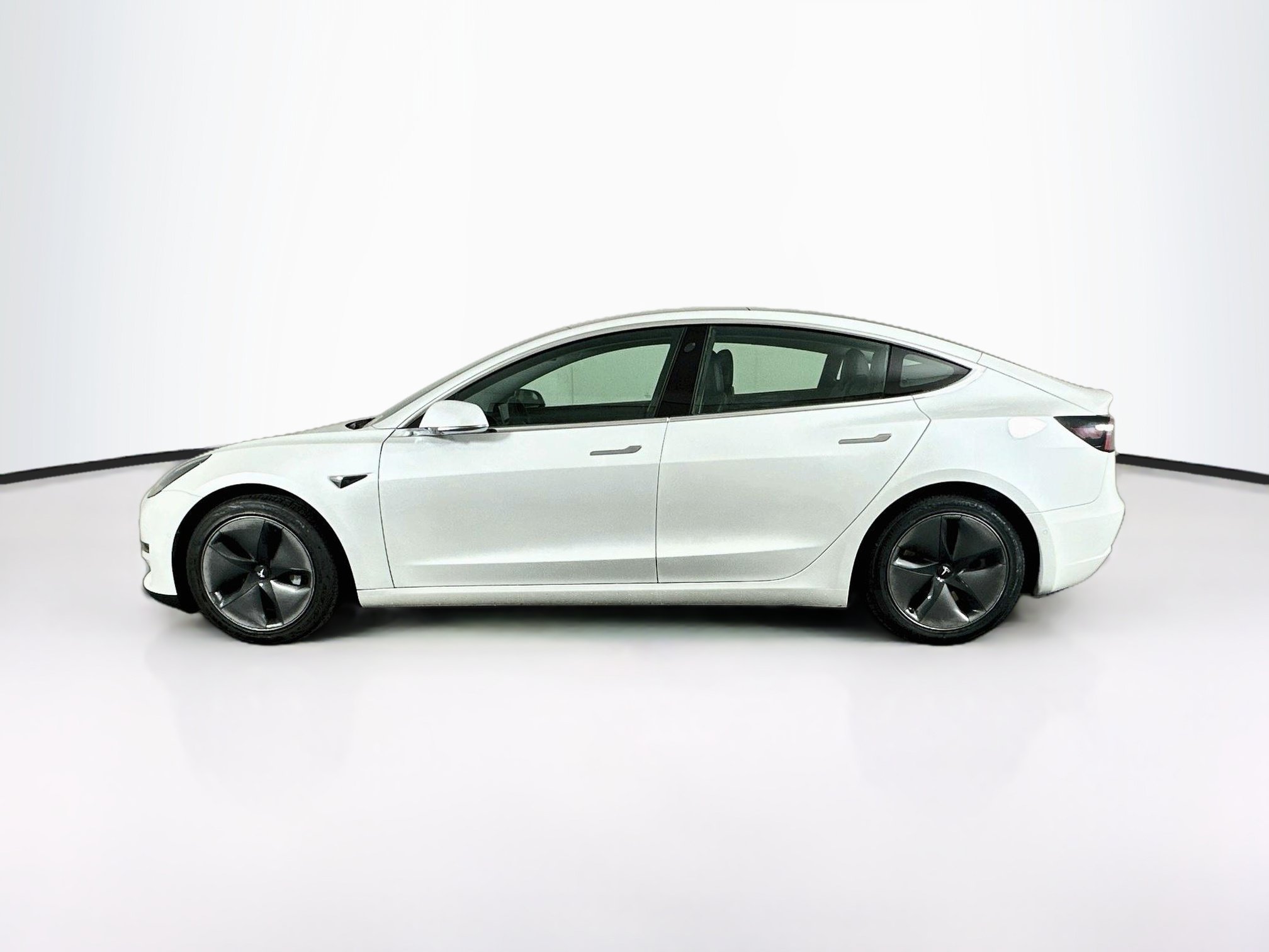 Used 2020 Tesla Model 3 Standard Range Plus RWD image 4