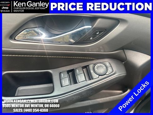 Used 2018 Chevrolet Traverse LT FWD image 13