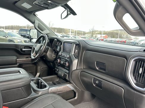 Used 2022 Chevrolet Silverado 3500 LTZ w/ LTZ Convenience Package image 17