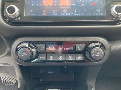 Used 2024 Nissan Kicks SR w/ SR Premium Package FWD image 32