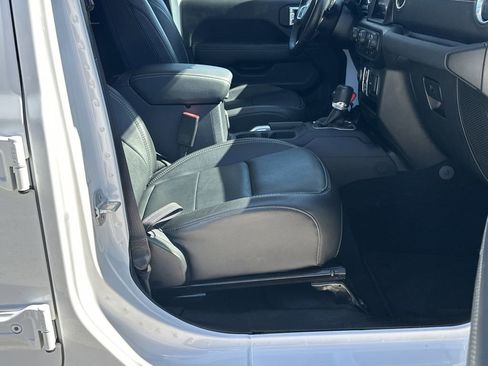 Used 2022 Jeep Wrangler Unlimited Sahara image 14