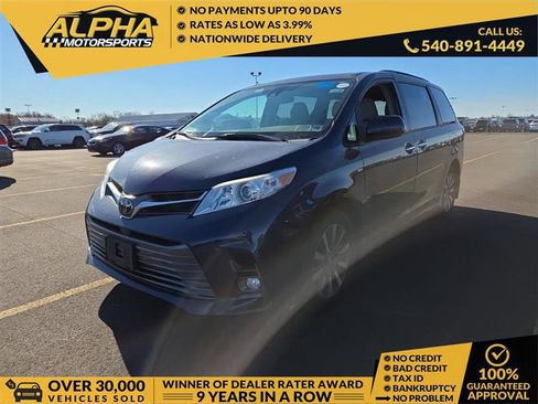 Used 2019 Toyota Sienna XLE w/ XLE Navigation Package image 1