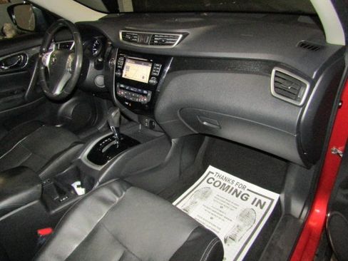 Used 2016 Nissan Rogue SL image 12