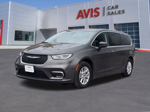 Used 2023 Chrysler Pacifica Touring-L image 1