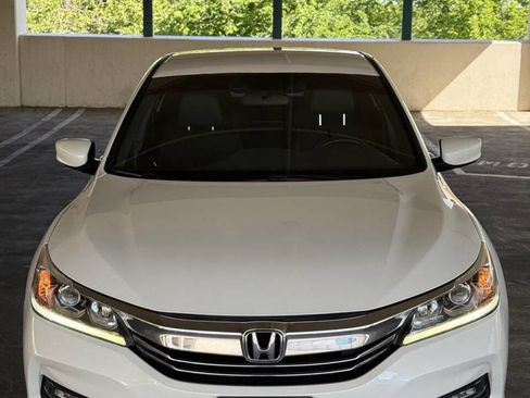 Used 2017 Honda Accord Sport image 2